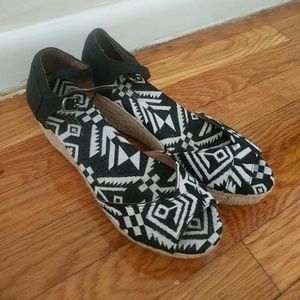 Toms Wedge Sandals